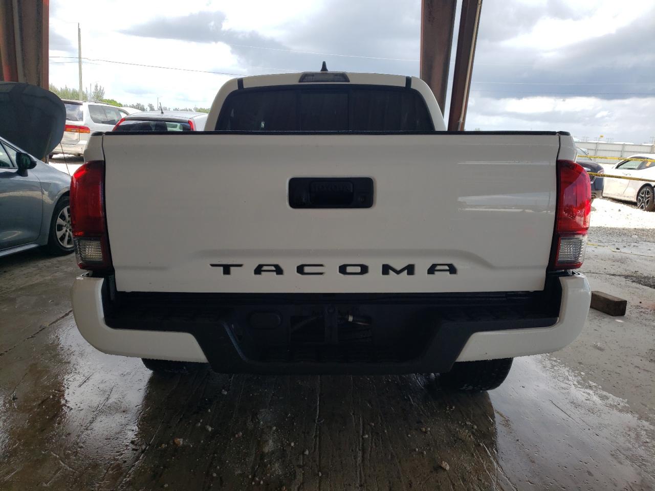 3TYAX5GN1MT017606 2021 Toyota Tacoma Double Cab