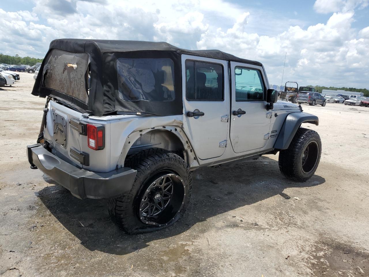 2015 Jeep Wrangler Unlimited Sport vin: 1C4HJWDG1FL673235