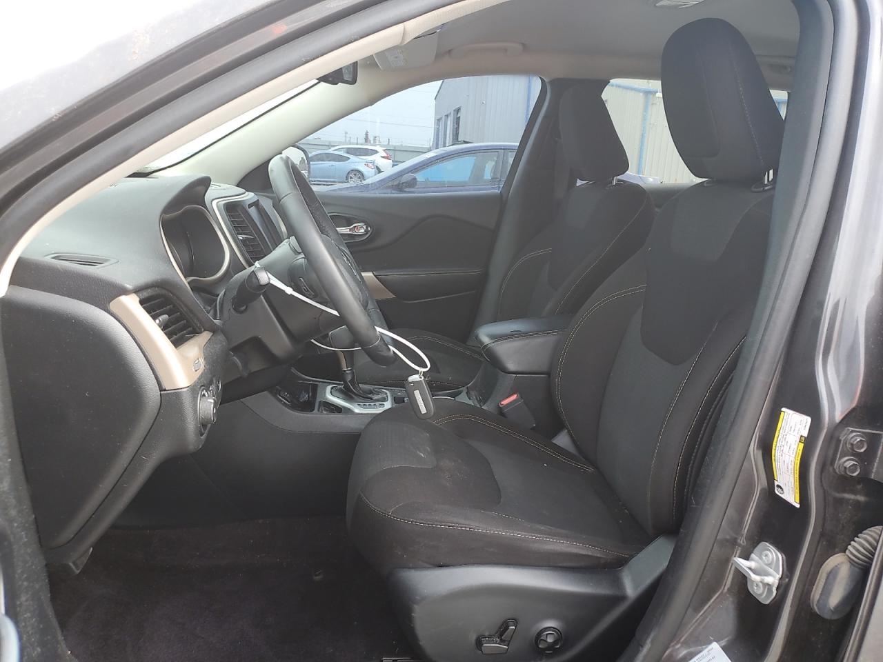 1C4PJLCBXHW596477 2017 Jeep Cherokee Latitude