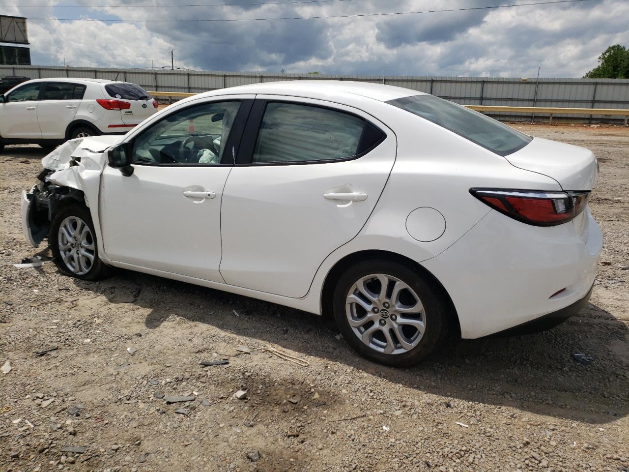 3MYDLBZV2GY134433 2016 Toyota Scion Ia