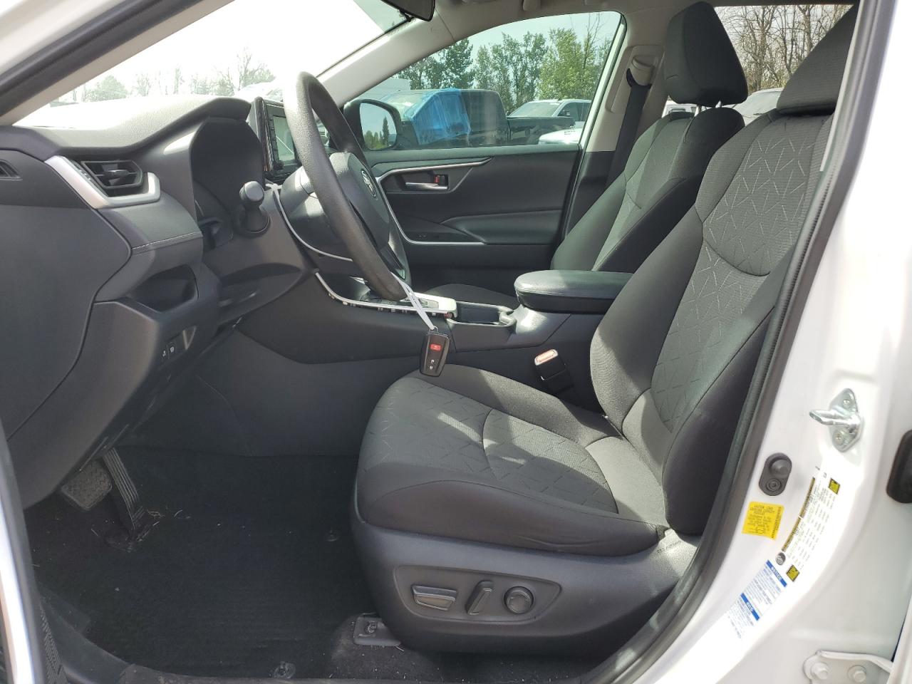 4T3R6RFV7LU005581 2020 Toyota Rav4 Xle