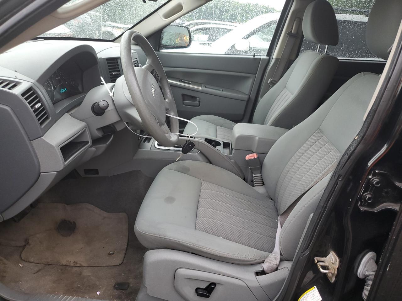 1J4GR48K46C323423 2006 Jeep Grand Cherokee Laredo