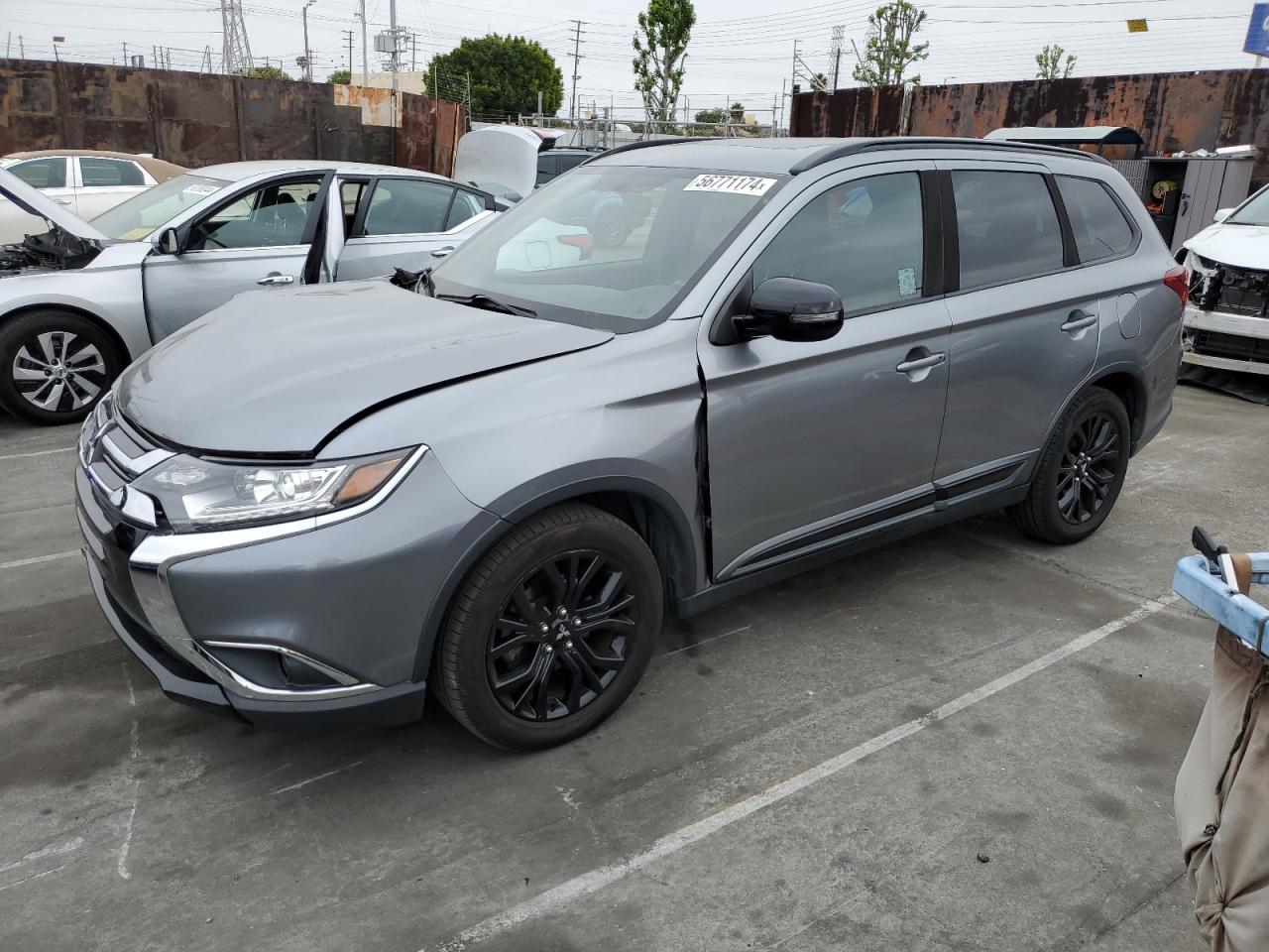 JA4AD3A32JZ046827 2018 Mitsubishi Outlander Se