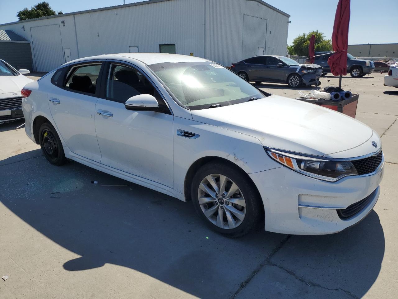 5XXGT4L34HG166860 2017 Kia Optima Lx