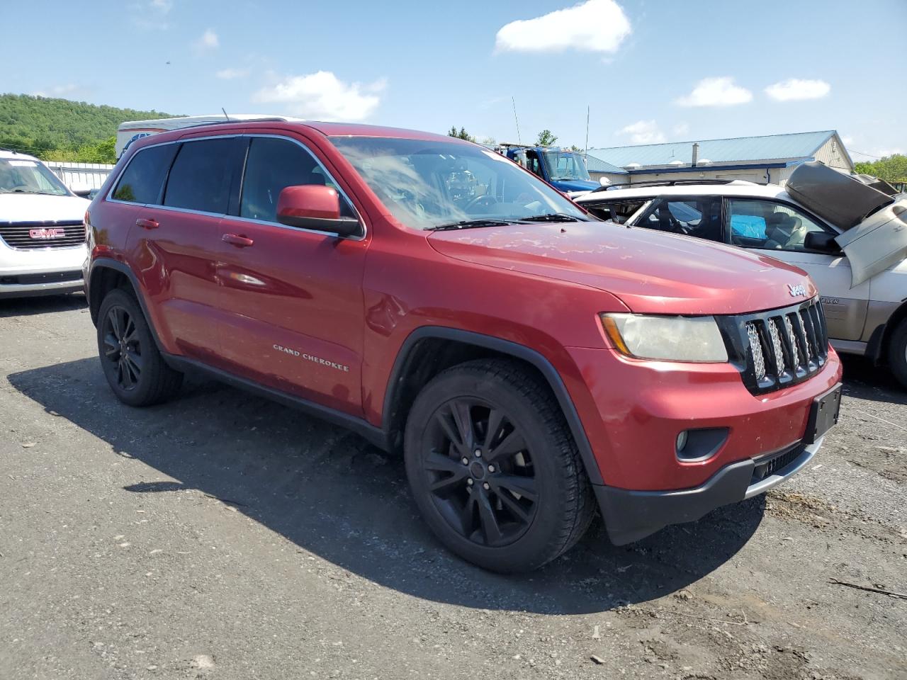 1C4RJFAG7CC327324 2012 Jeep Grand Cherokee Laredo