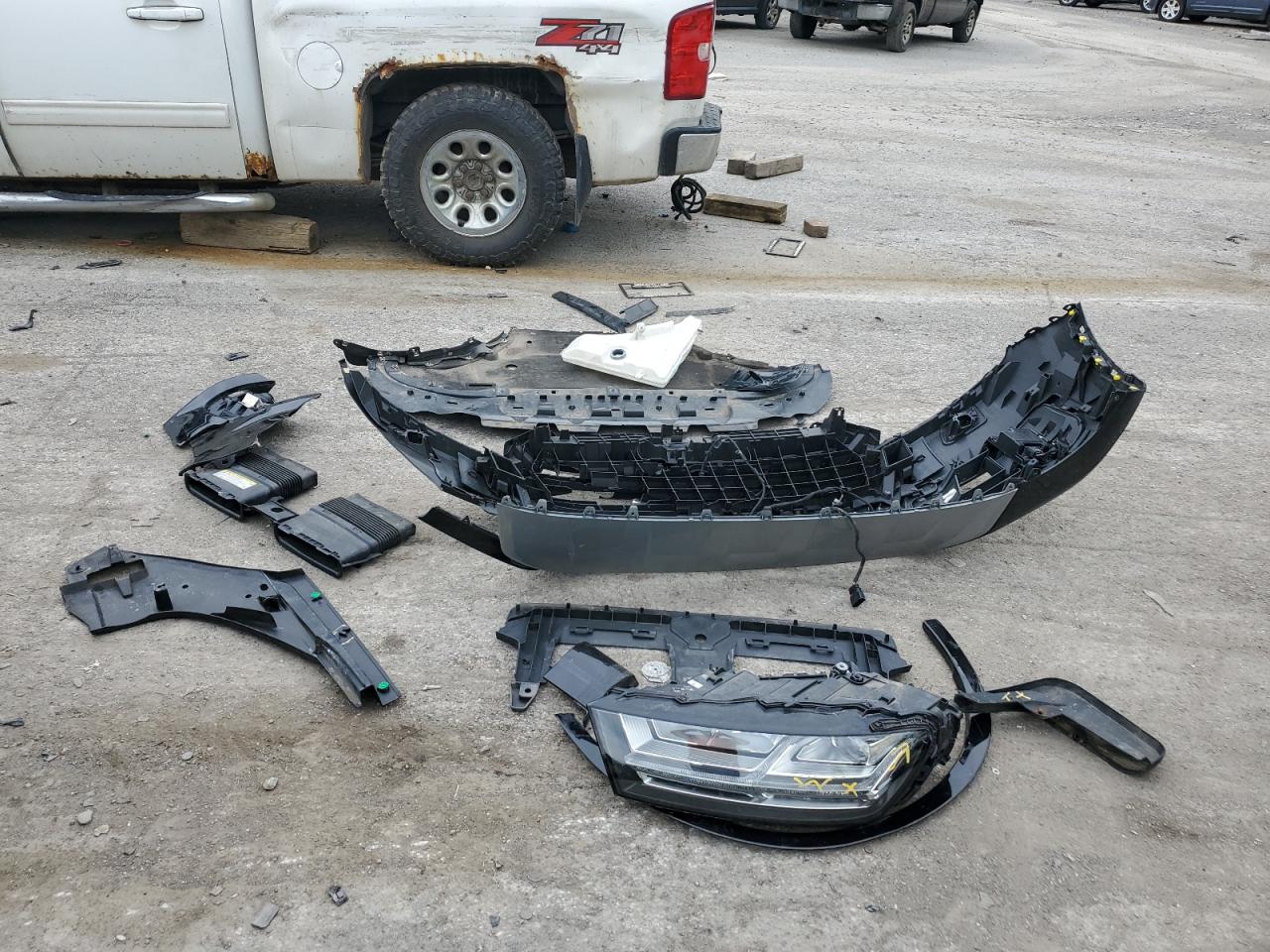 WA1LAAF72HD057383 2017 Audi Q7 Premium Plus