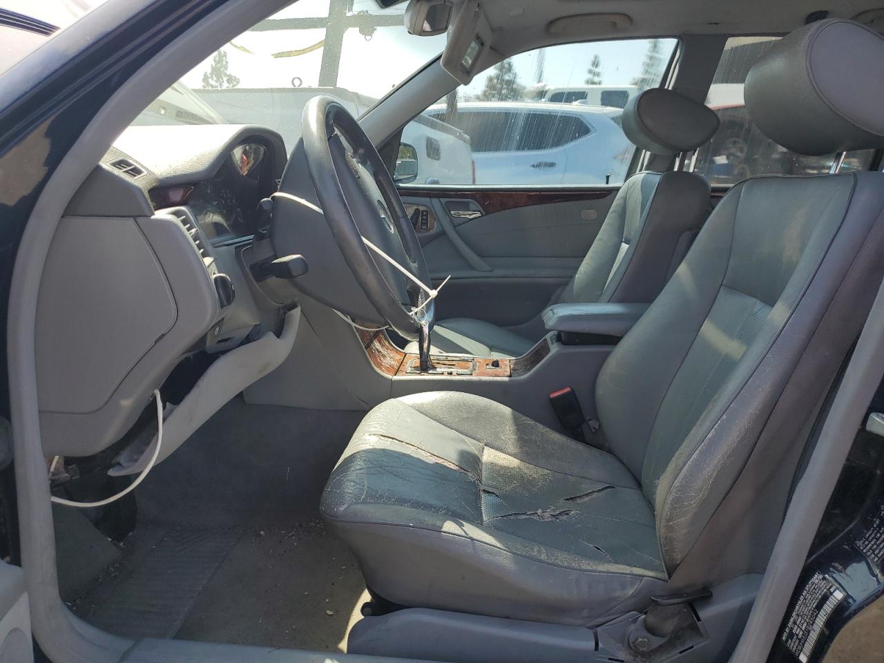 WDBJH65J31B245042 2001 Mercedes-Benz E 320