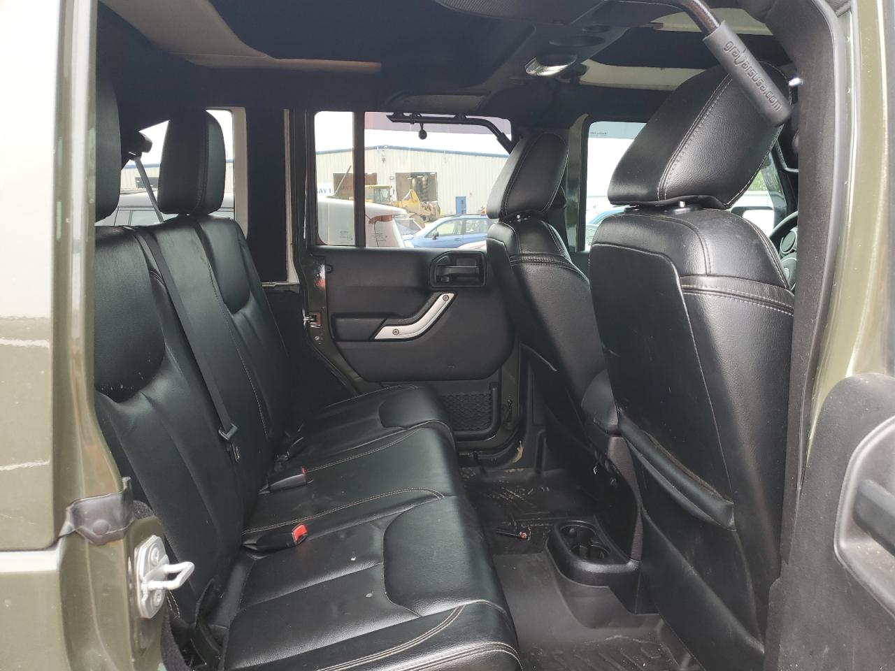 1C4BJWEG9GL132584 2016 Jeep Wrangler Unlimited Sahara