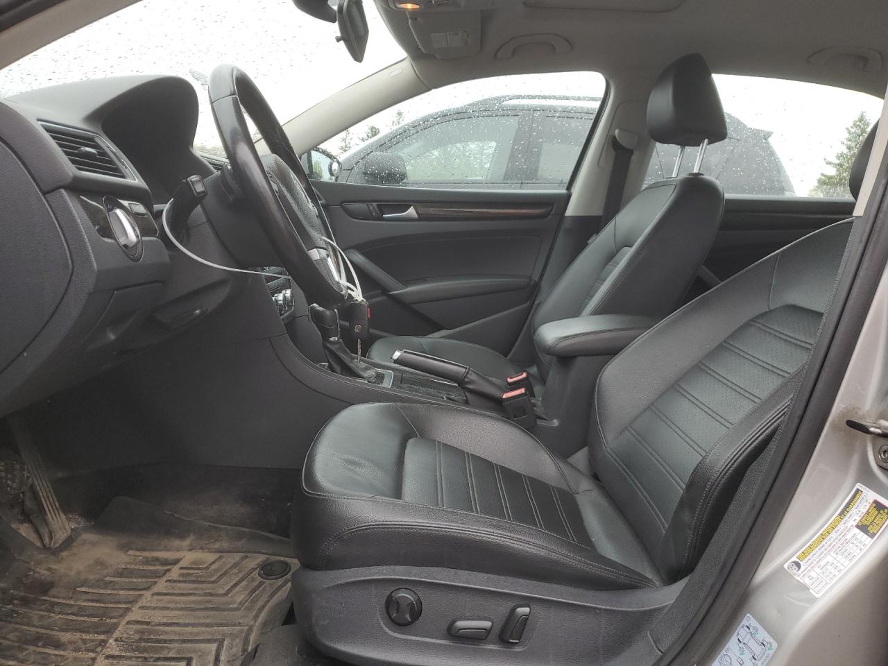 1VWBH7A39CC055694 2012 Volkswagen Passat Se