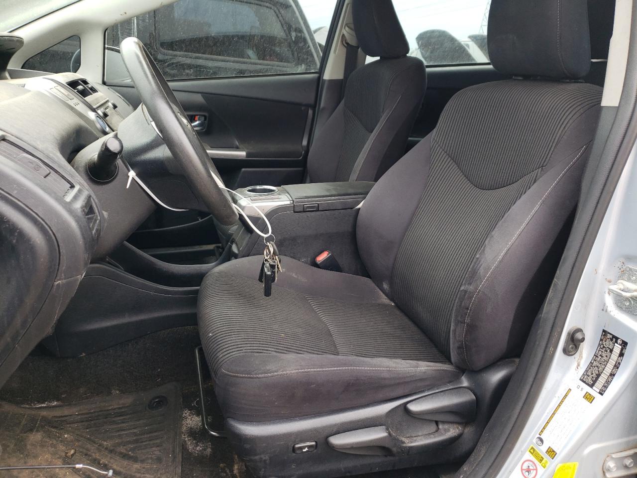 JTDZN3EU2GJ052532 2016 Toyota Prius V