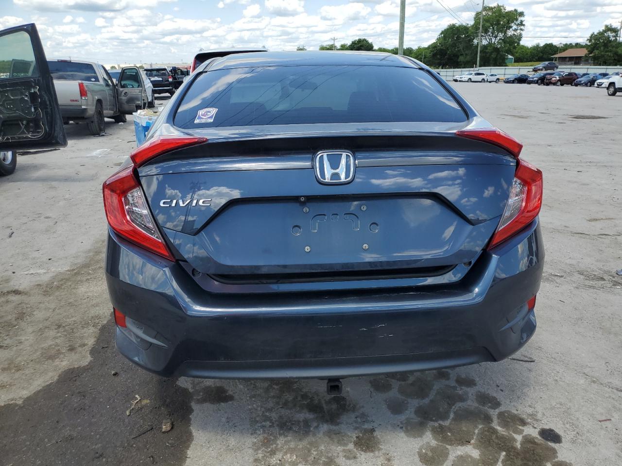 2018 Honda Civic Lx vin: 19XFC2F57JE019265