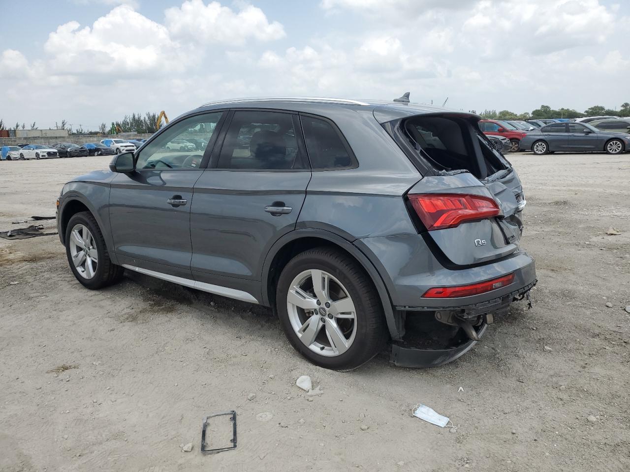 WA1ANAFY4J2014203 2018 Audi Q5 Premium