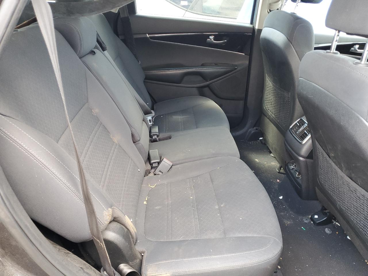 5XYPG4A33JG385673 2018 Kia Sorento Lx