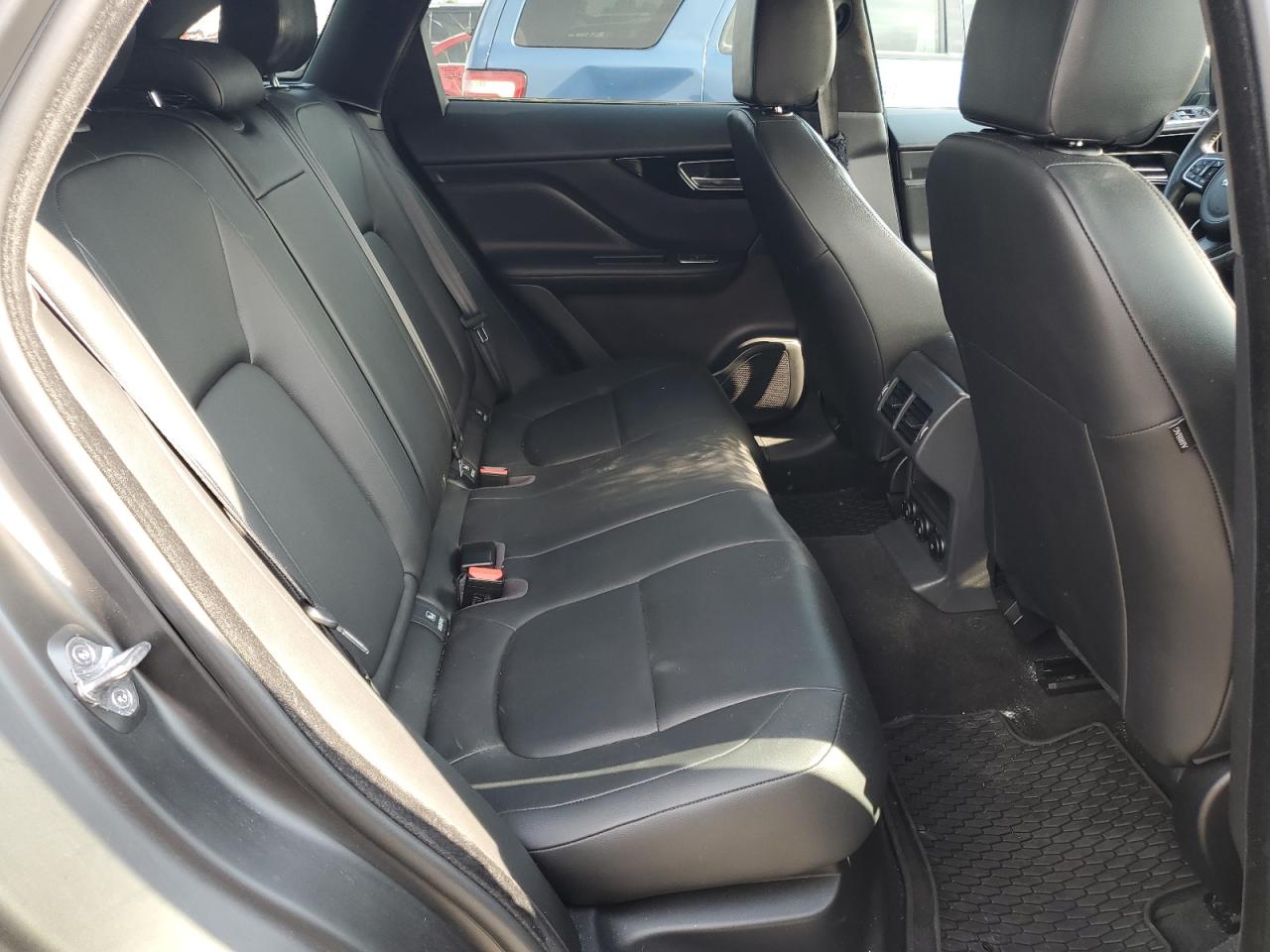 SADCJ2FX1LA632437 2020 Jaguar F-Pace Premium