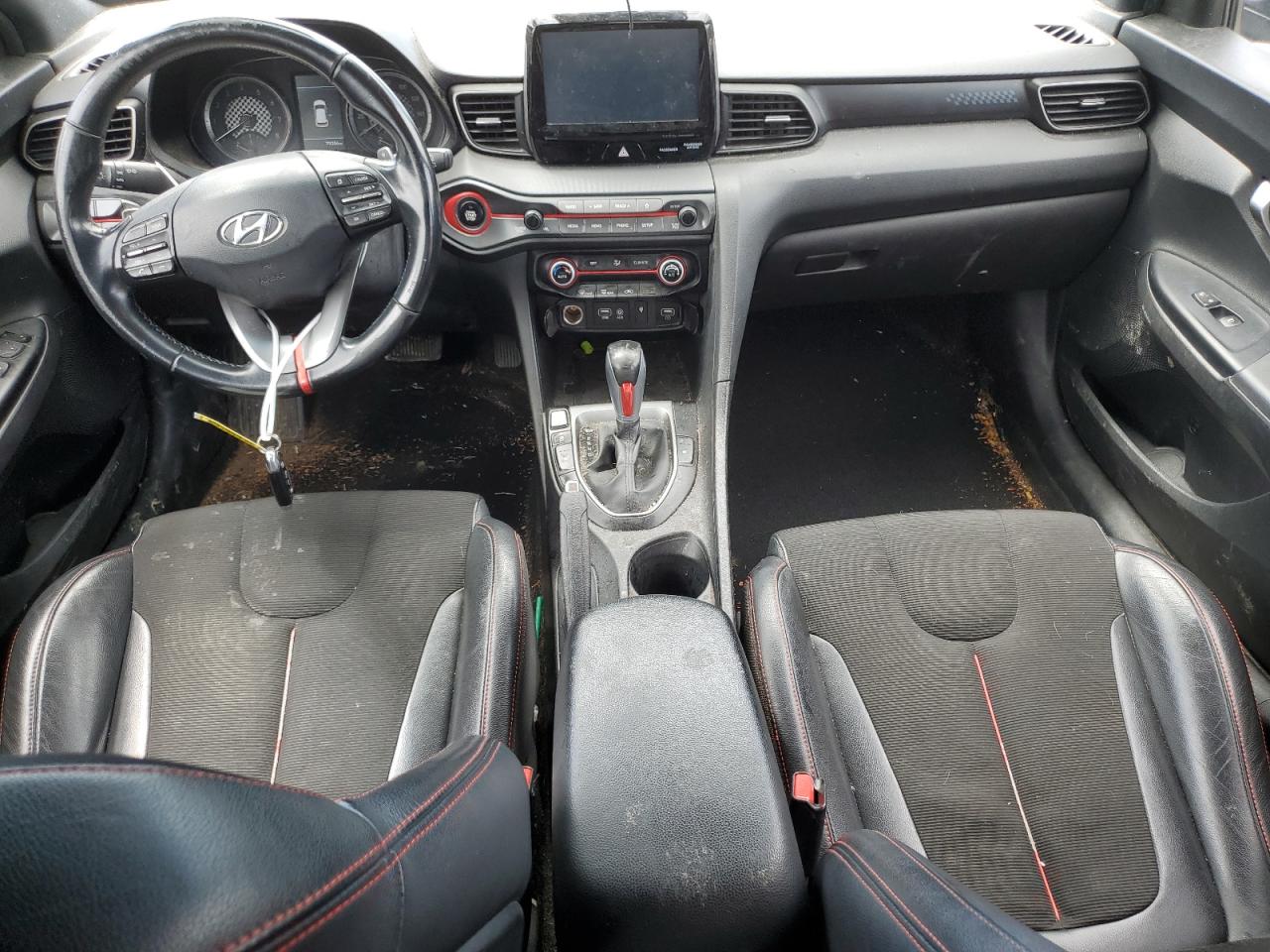 2019 Hyundai Veloster Base vin: KMHTG6AF5KU013204