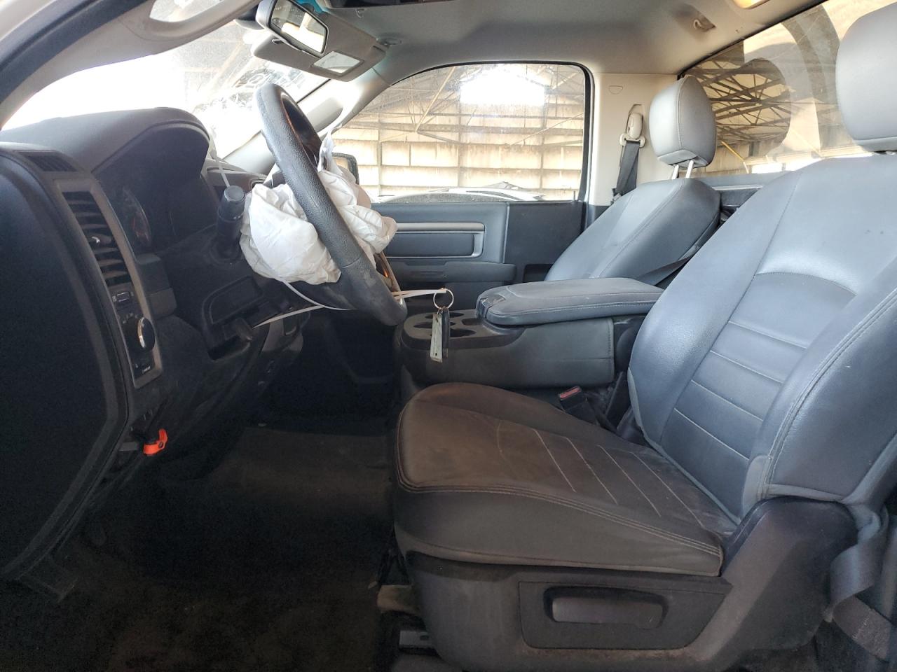 3C6JR6DG6GG310042 2016 Ram 1500 St