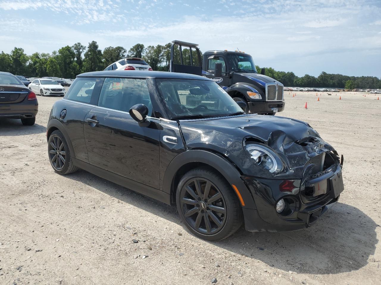 2019 Mini Cooper S vin: WMWXP7C50K2A52925