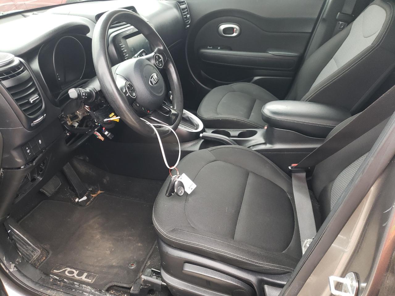 KNDJP3A53J7550264 2018 Kia Soul +