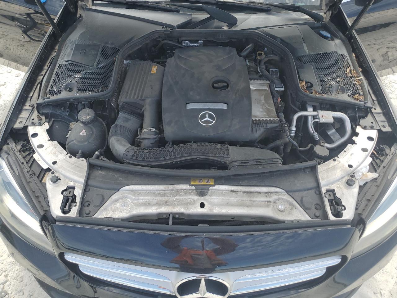 55SWF4JB6JU236475 2018 Mercedes-Benz C 300