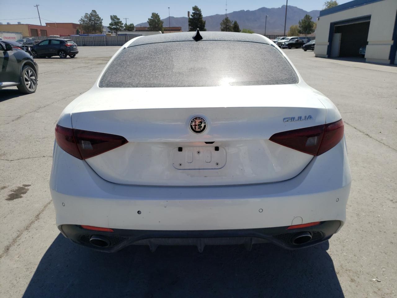 ZARFAECN1H7555236 2017 Alfa Romeo Giulia Ti