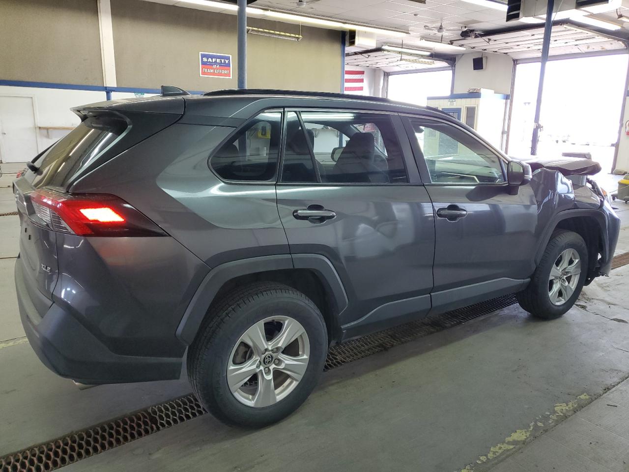 JTMW1RFV3LJ022054 2020 Toyota Rav4 Xle