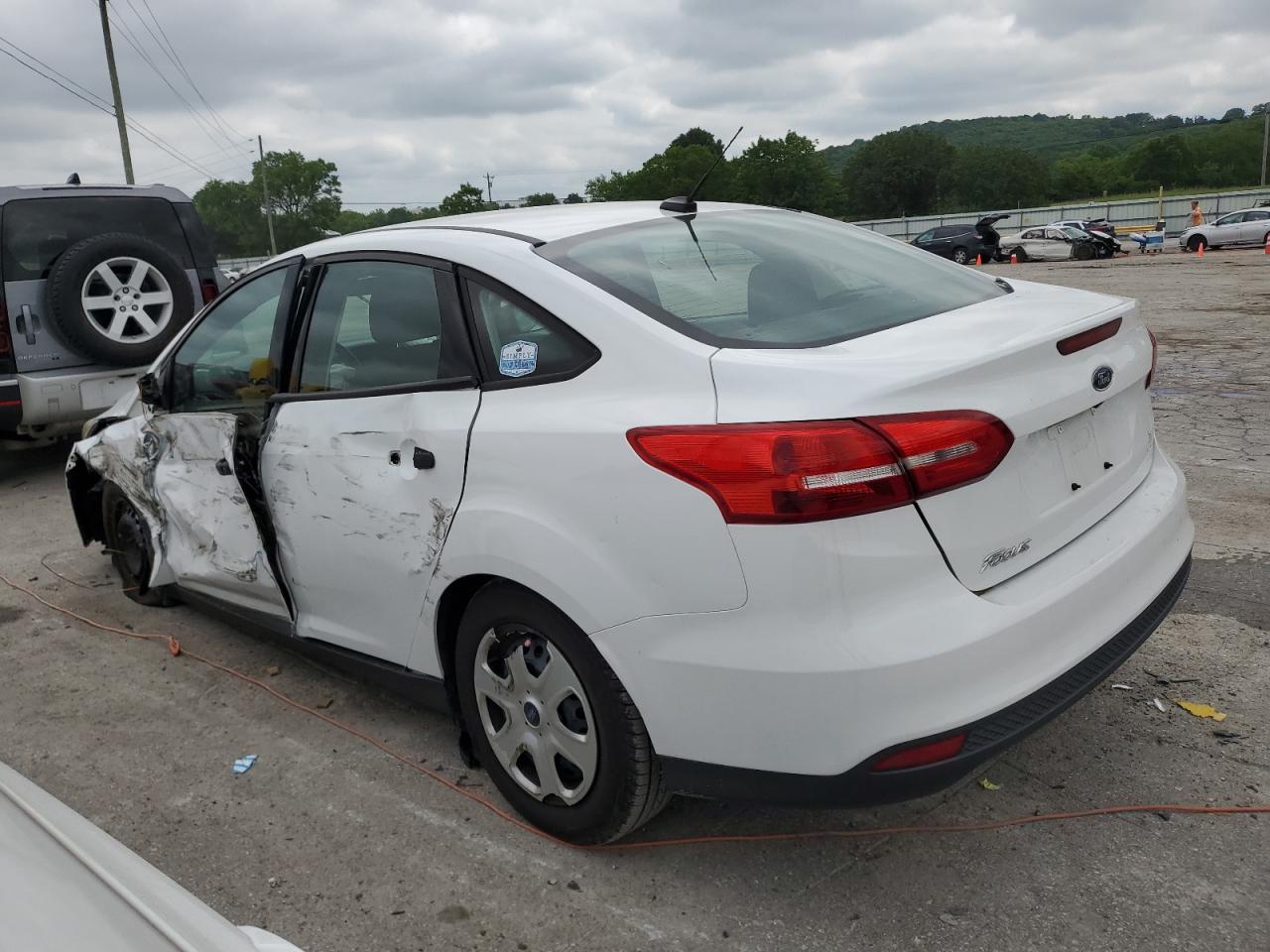 2016 Ford Focus S vin: 1FADP3E20GL339395