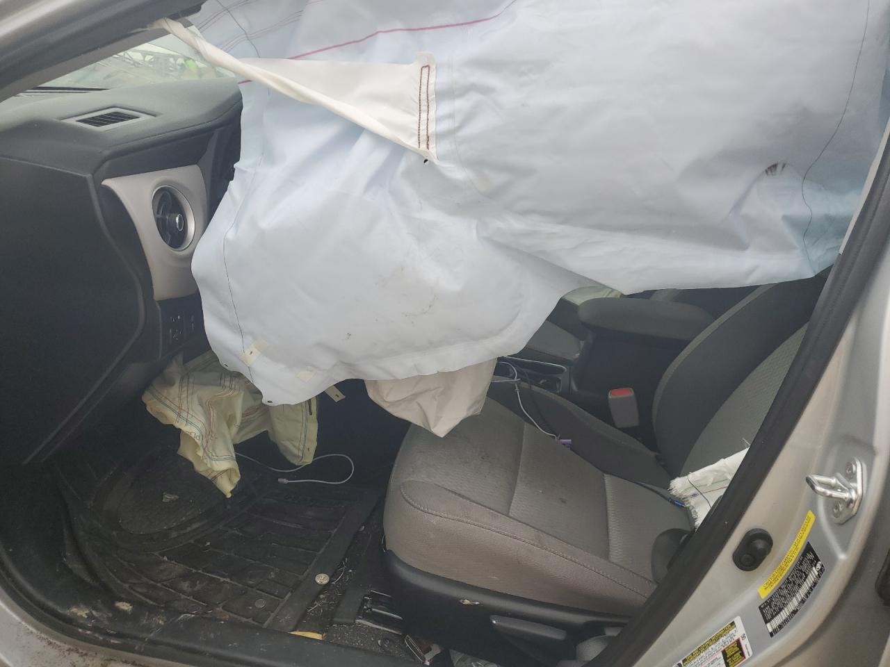 5YFBURHE7HP651127 2017 Toyota Corolla L