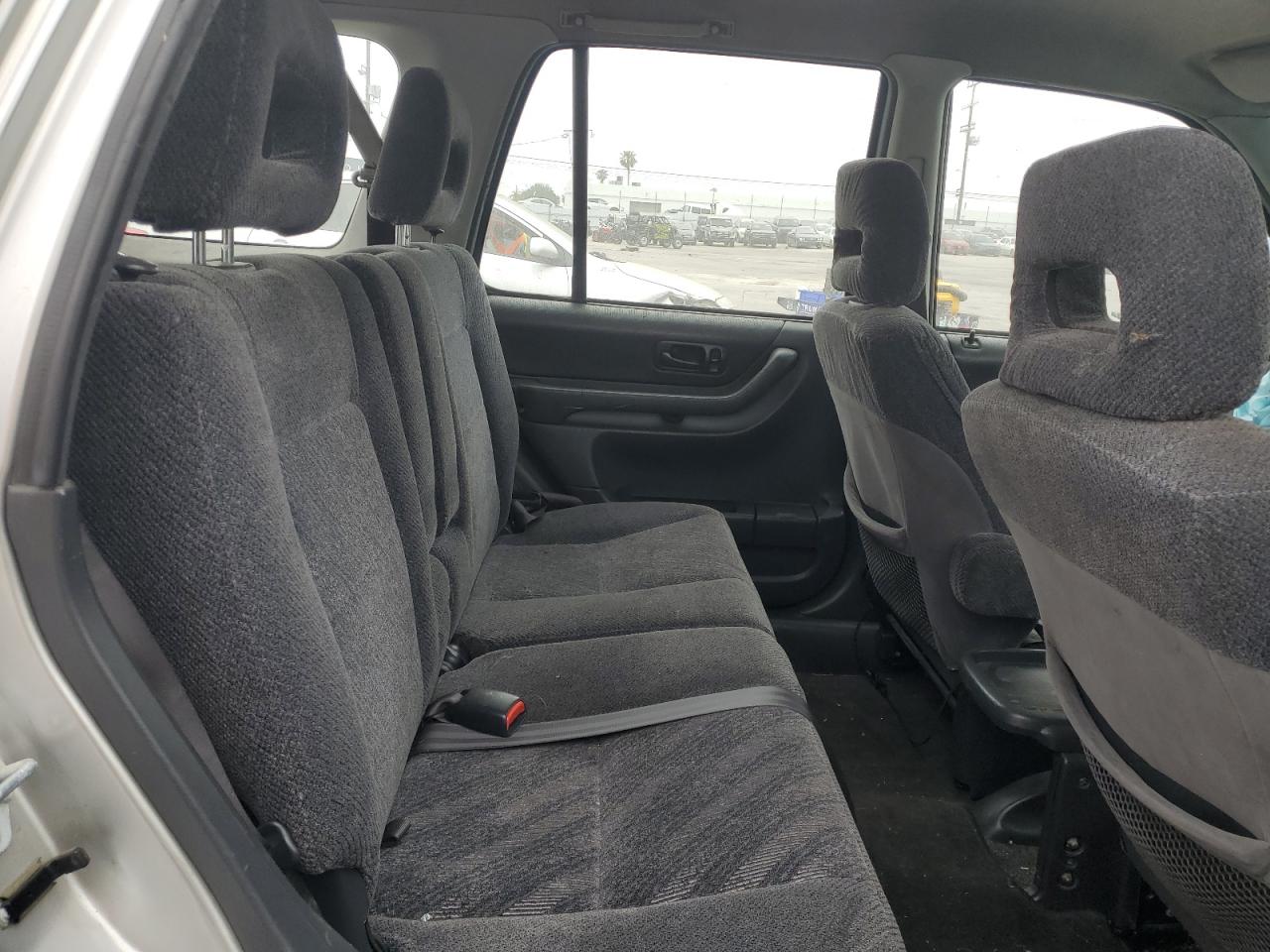 JHLRD1842YC058861 2000 Honda Cr-V Lx