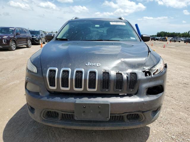 2016 Jeep Cherokee Latitude VIN: 1C4PJLCB8GW136992 Lot: 57302774