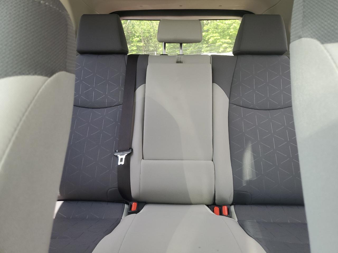 JTMRWRFV5ND565650 2022 Toyota Rav4 Xle