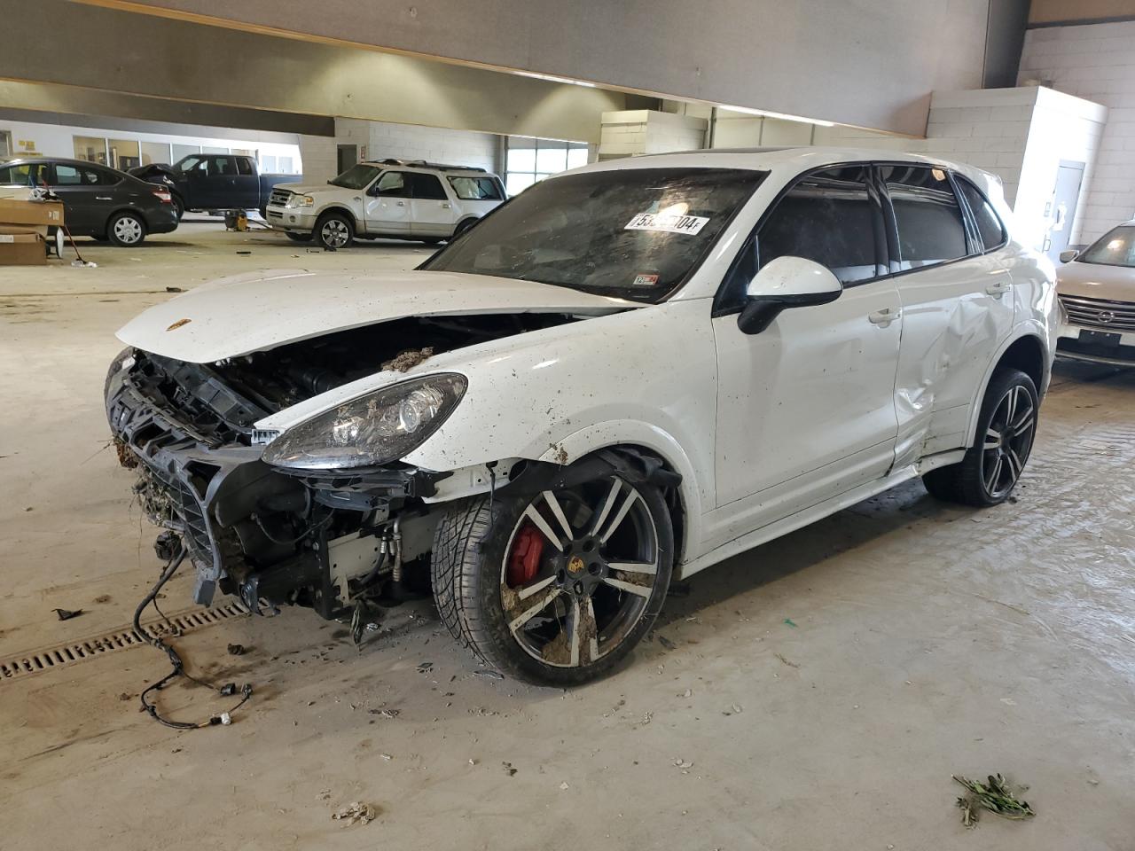  Salvage Porsche Cayenne