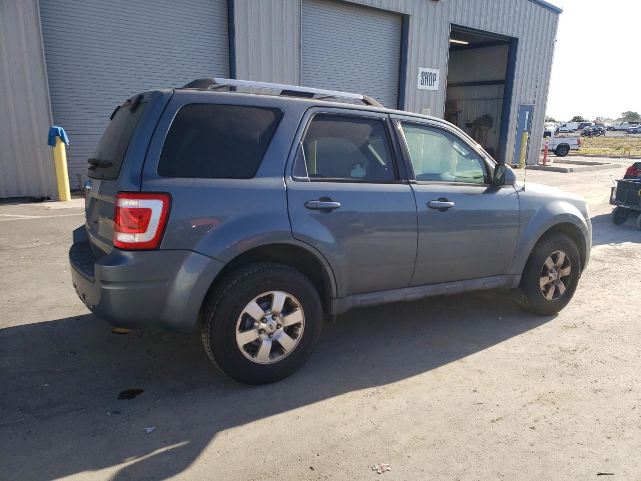 1FMCU9E78BKC43330 2011 Ford Escape Limited