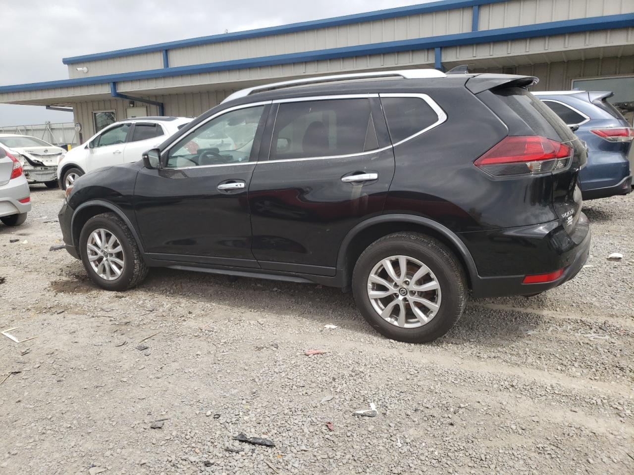 2019 Nissan Rogue S vin: KNMAT2MV1KP500367