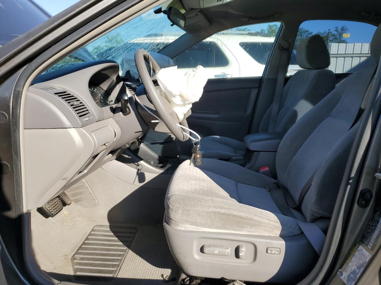 4T1BE32K94U932184 2004 Toyota Camry Le