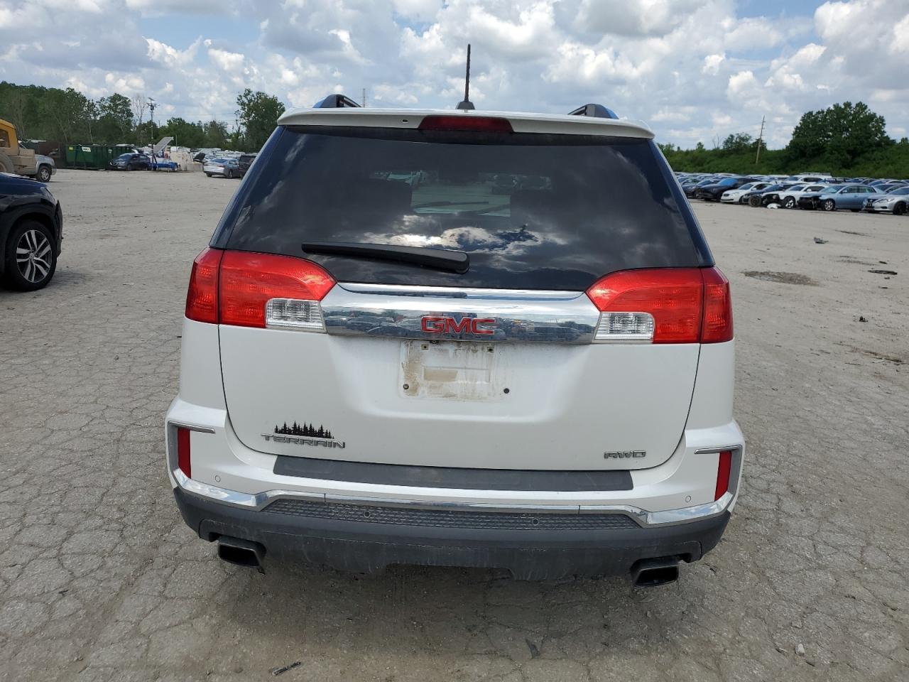 2GKFLUE31G6145355 2016 GMC Terrain Slt