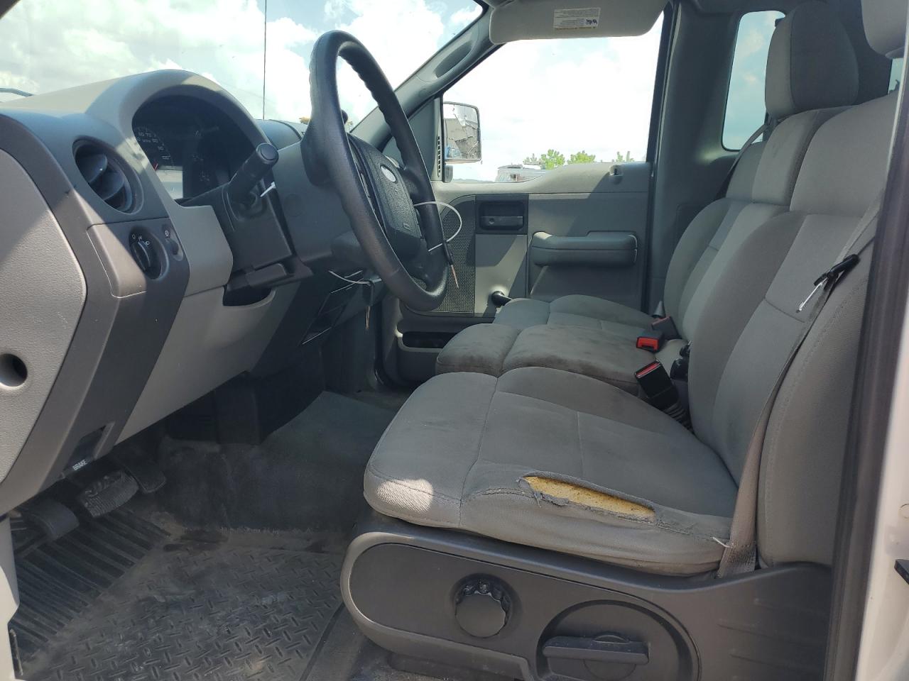 1FTRF12285KE77264 2005 Ford F150 1FTRF12285KE77264 2005 Ford F150