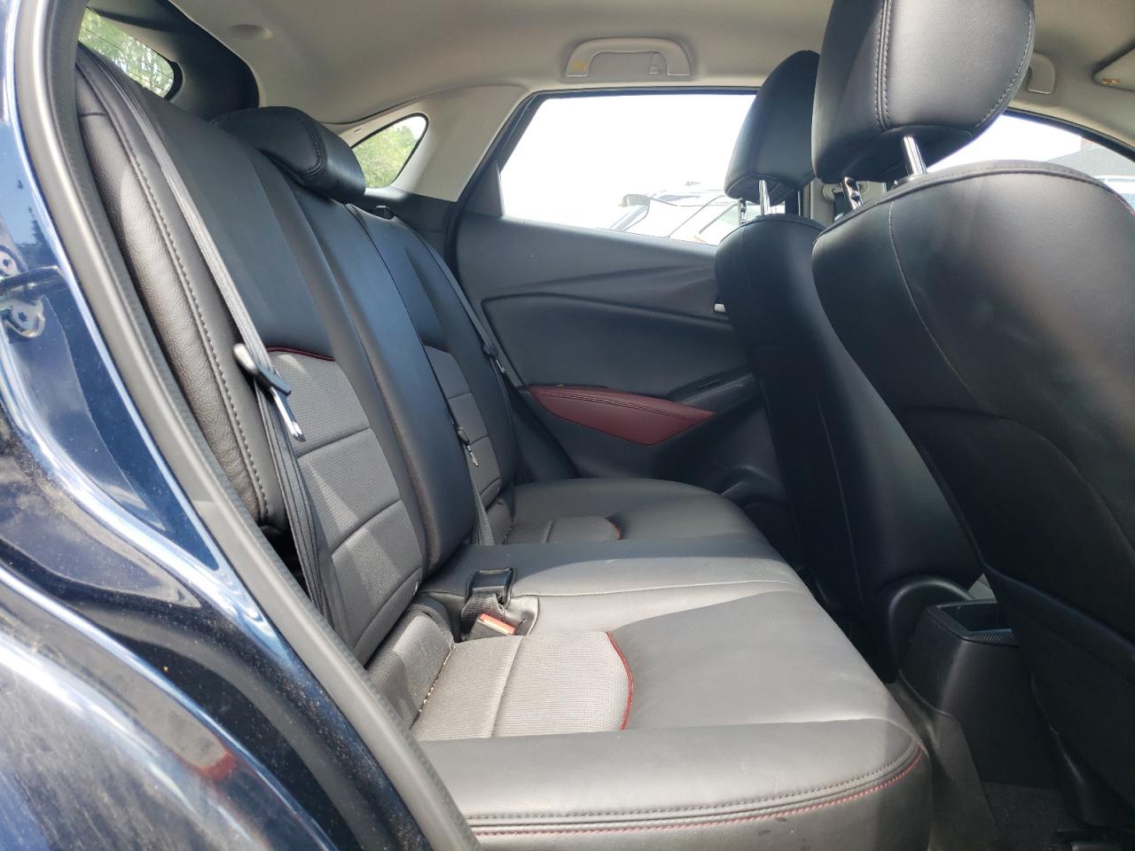 JM1DKFC74J0318583 2018 Mazda Cx-3 Touring