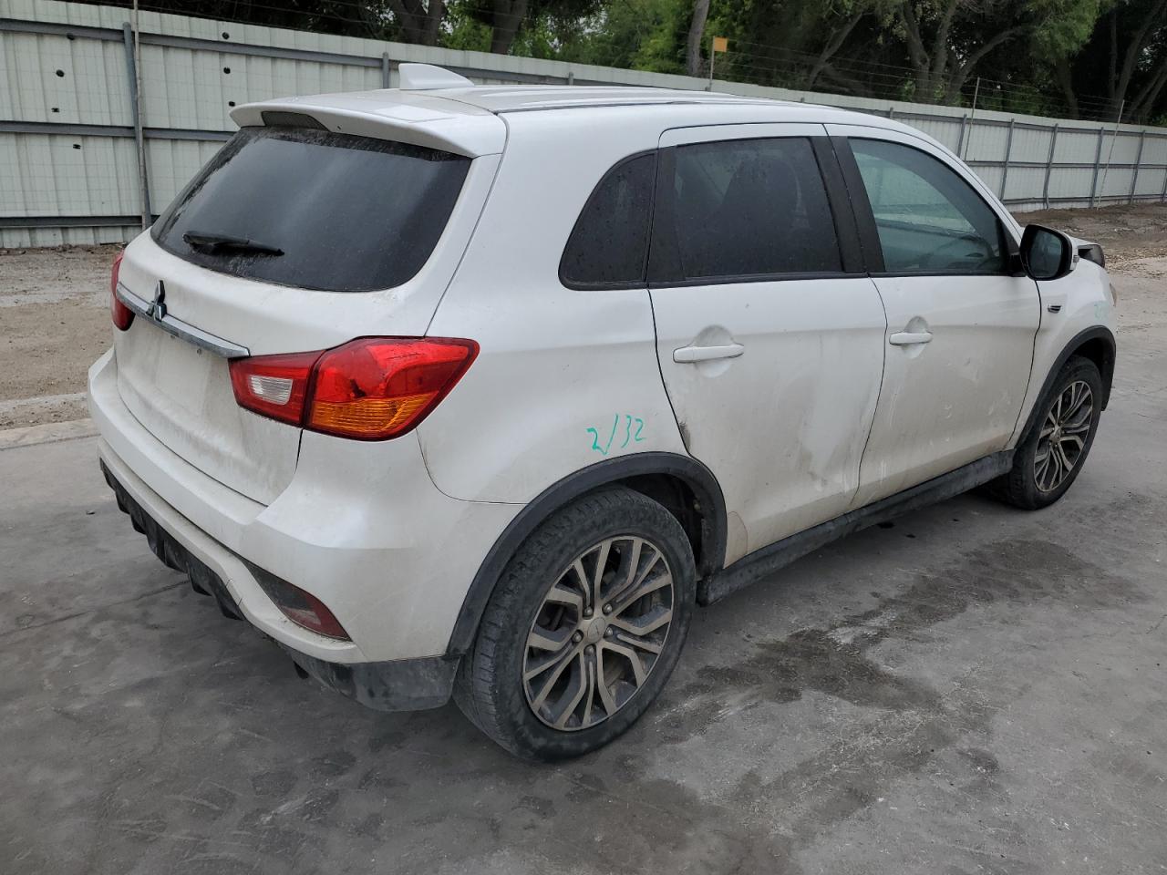 JA4AP3AU6JU022110 2018 Mitsubishi Outlander Sport Es