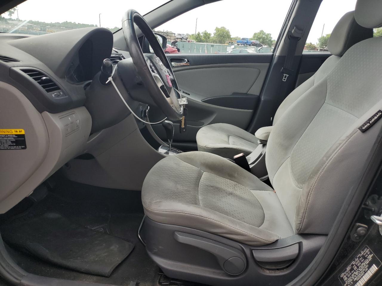 KMHCU5AE9DU067585 2013 Hyundai Accent Gls