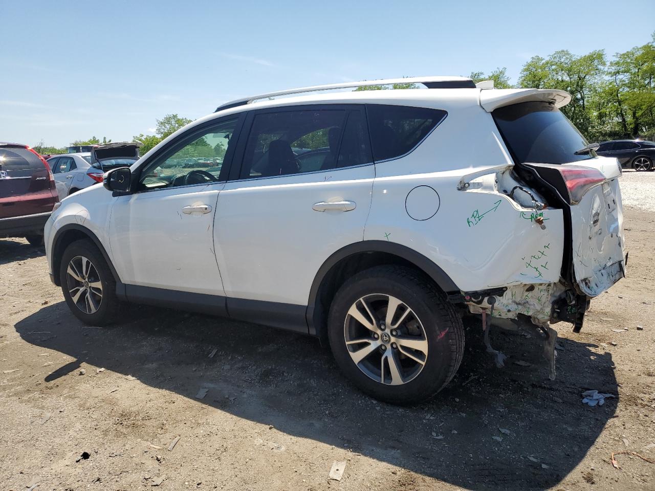 JTMRFREV4GJ092152 2016 Toyota Rav4 Xle