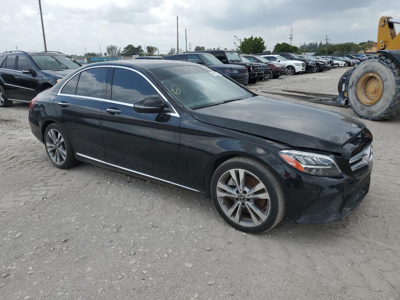 2019 Mercedes-Benz C 300 vin: 55SWF8DB9KU300769