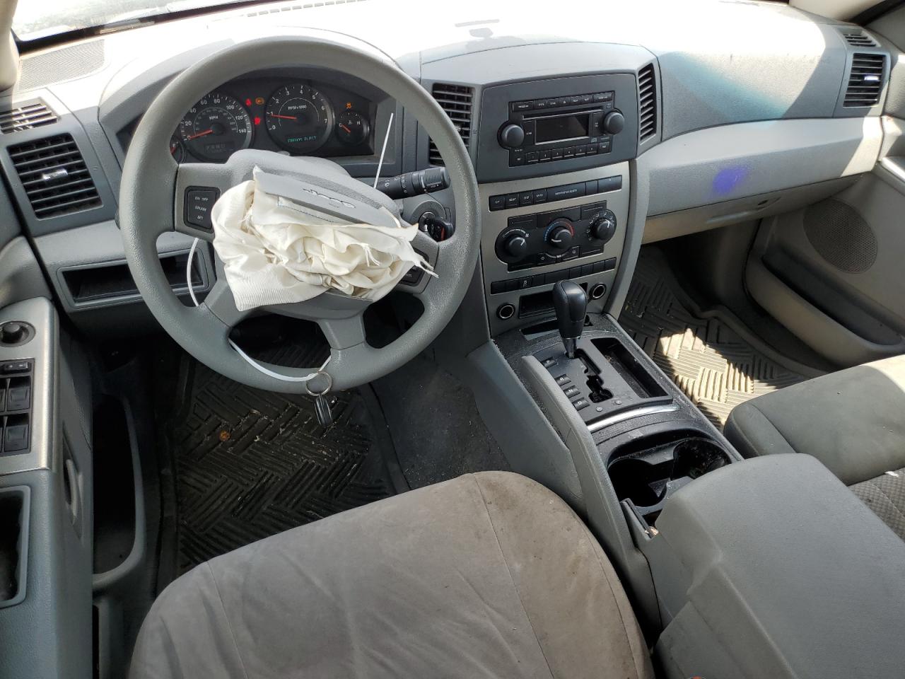 1J4GR48K65C660142 2005 Jeep Grand Cherokee Laredo