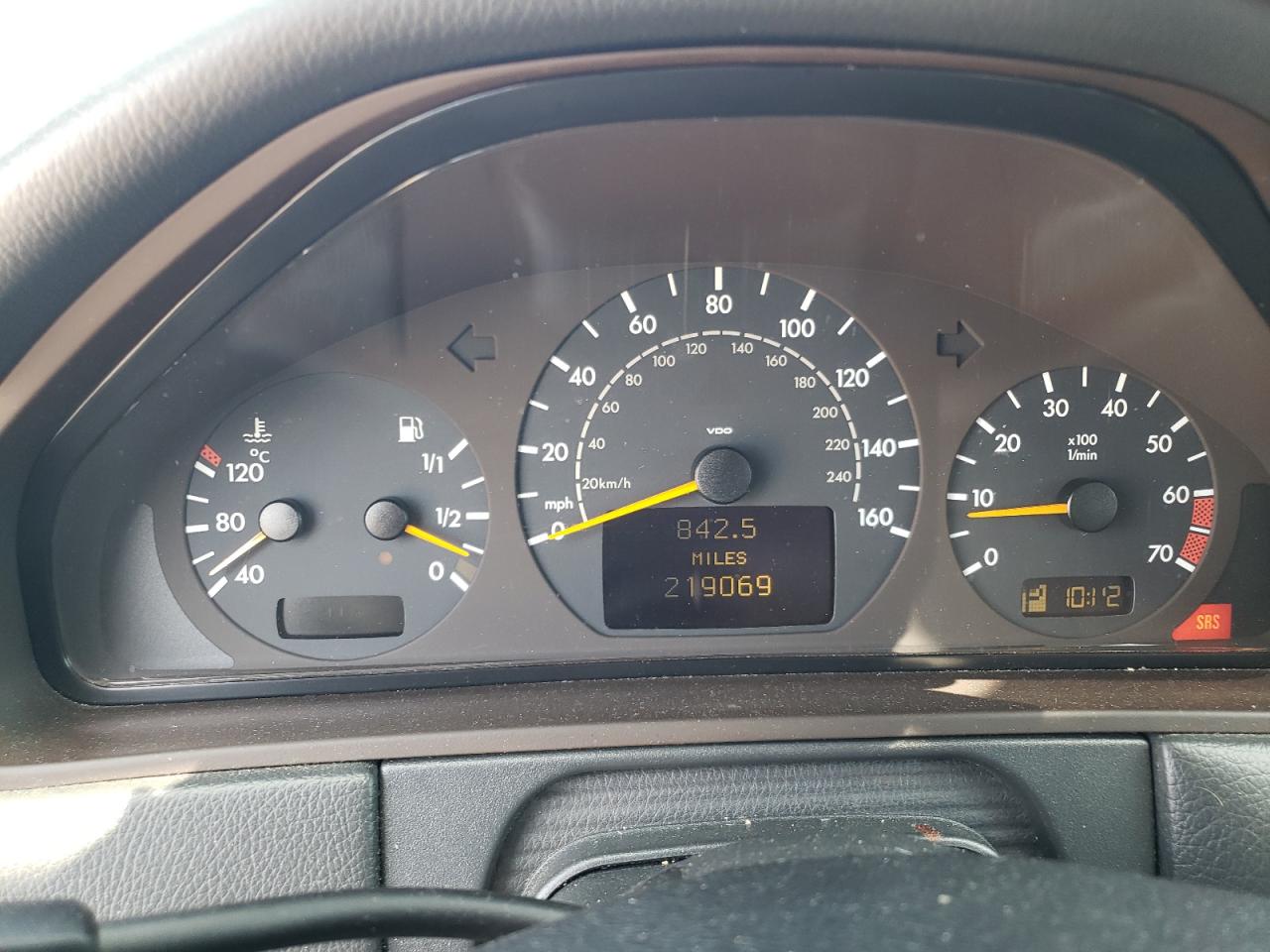 WDBJF65J41B366877 2001 Mercedes-Benz E 320