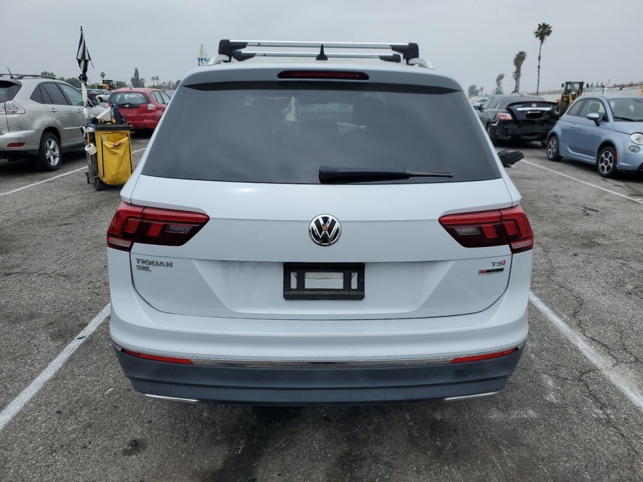 2018 Volkswagen Tiguan Se vin: 3VV2B7AX0JM192415