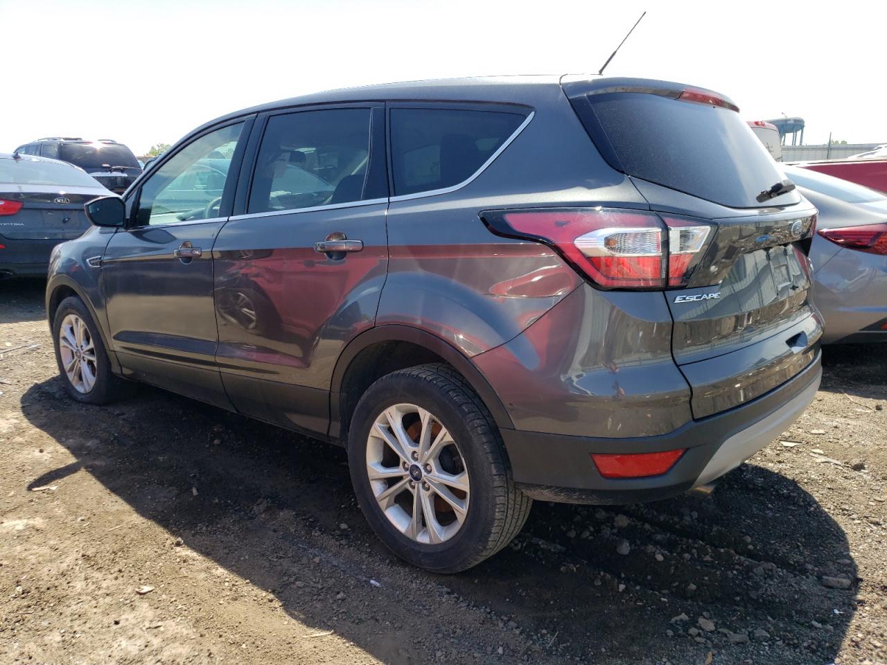 1FMCU0GD7HUE98708 2017 Ford Escape Se