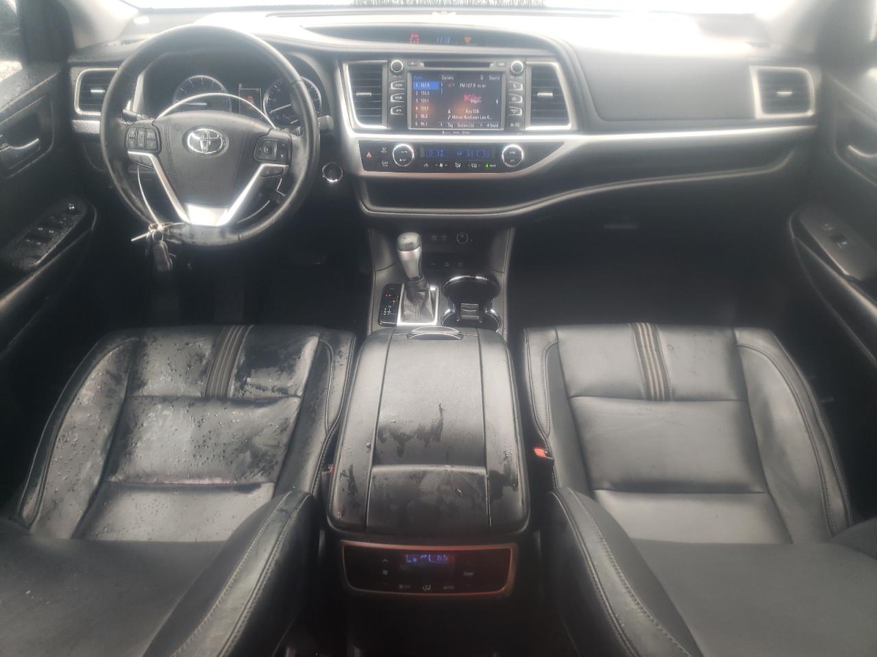 5TDJZRFH3JS544907 2018 Toyota Highlander Se