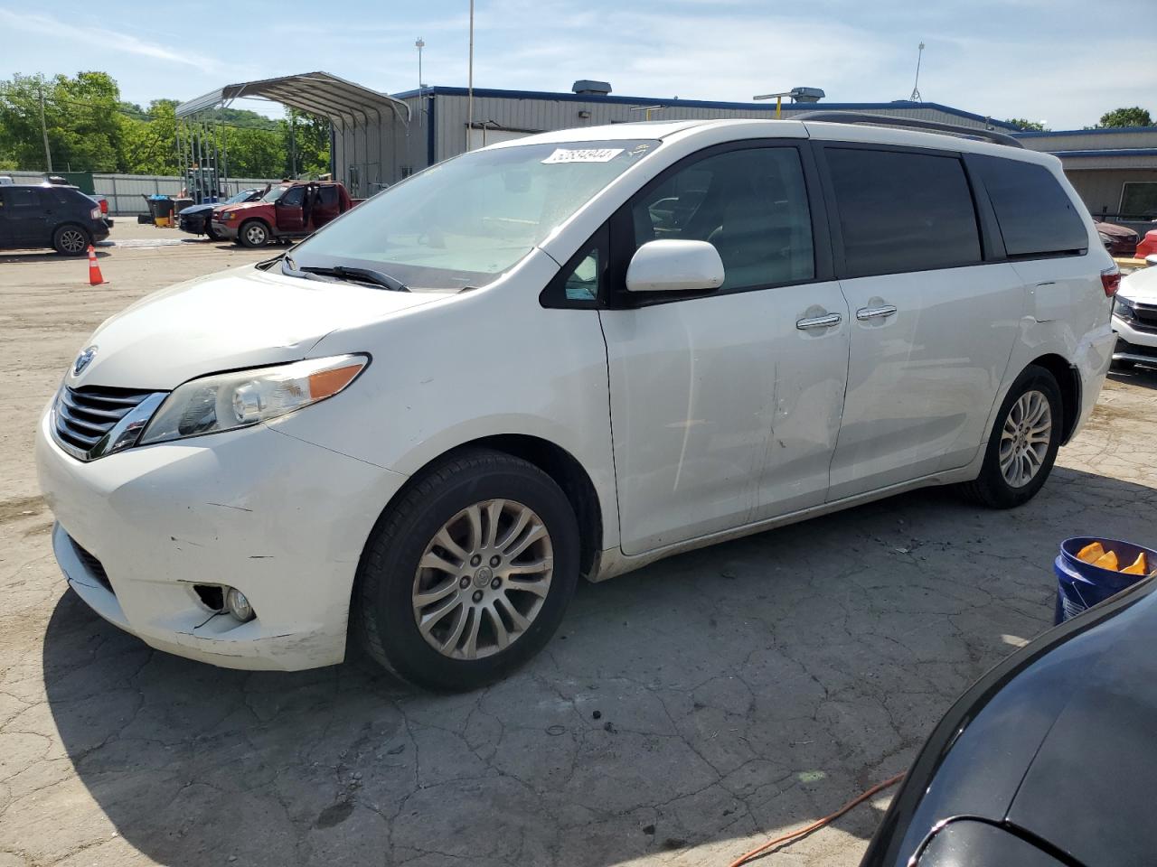 5TDYZ3DC3HS808270 2017 Toyota Sienna Xle