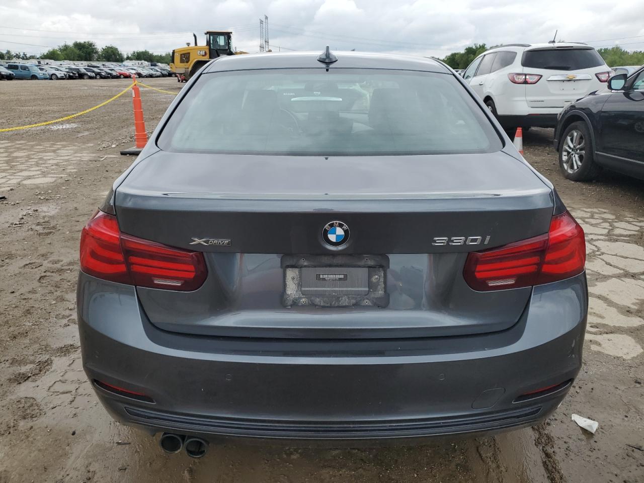 WBA8D9C59JA615951 2018 BMW 330 Xi