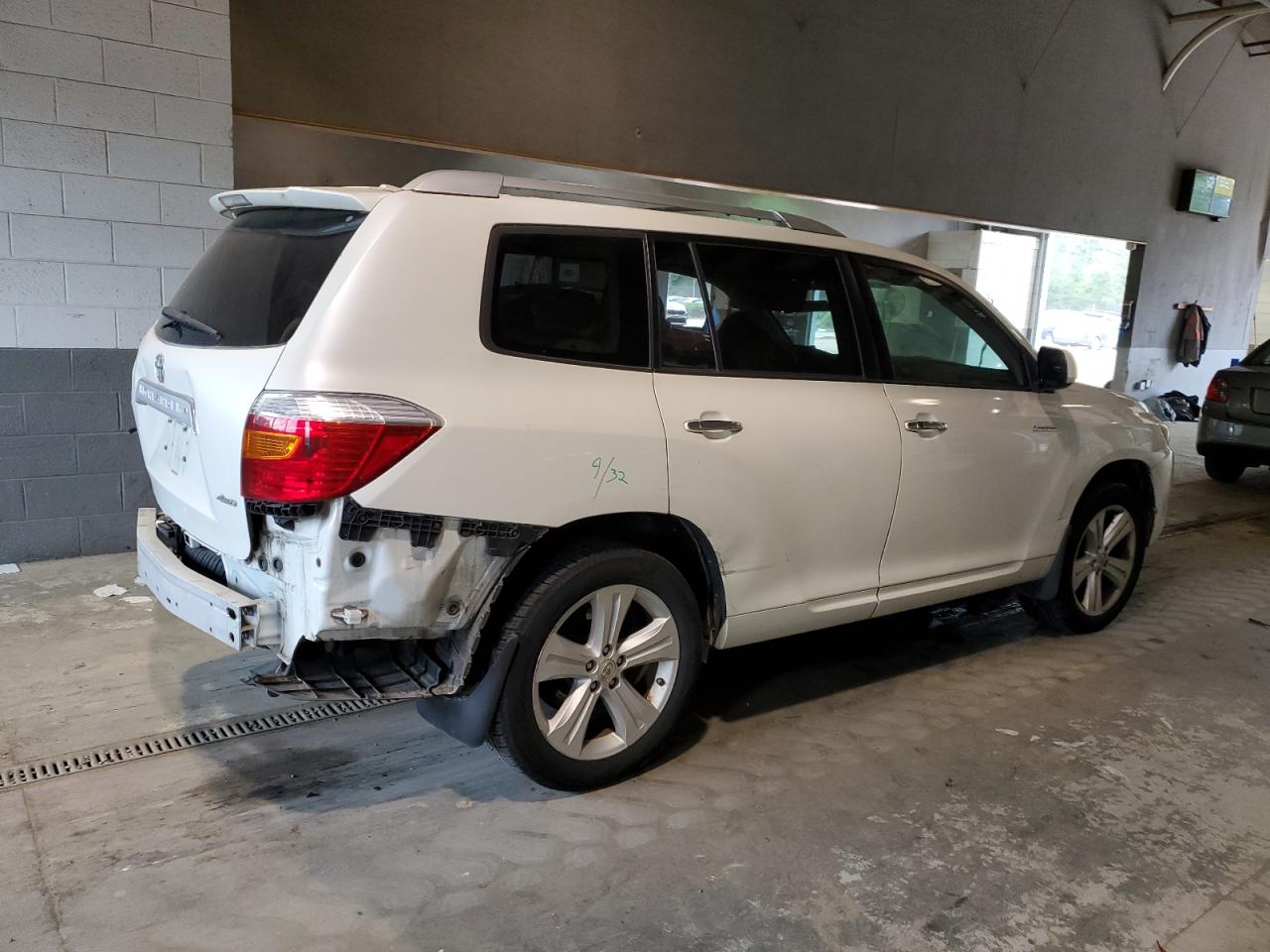 5TDDK3EH7AS038349 2010 Toyota Highlander Limited