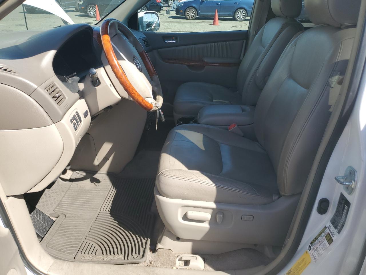 5TDBK22C58S016385 2008 Toyota Sienna Xle
